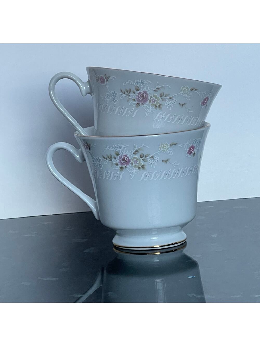 Set of 2 CRESCENT Fine China TEA CUP Dainty Floral Design Gold Trim